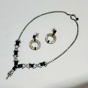2 Piece Elegant Silver and Blue Jewelry Set